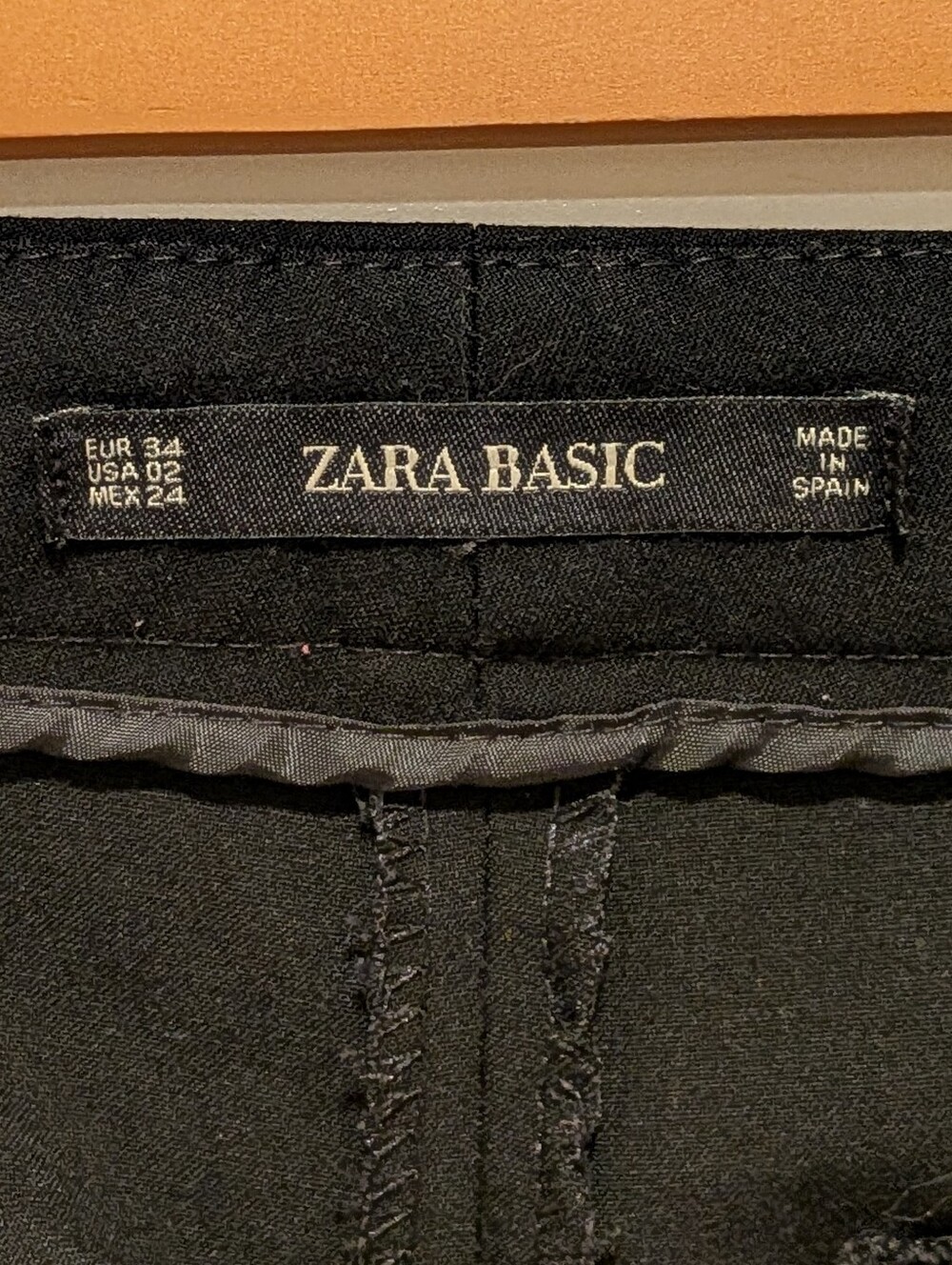 EUC Zara Basic 2 Black Tapered Leg Dress Pants Slacks - Picture 5 of 5